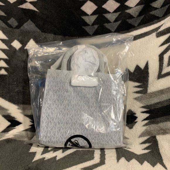 🆕Michael Kors Medium Mercer Messenger Bag - Picture 7 of 8